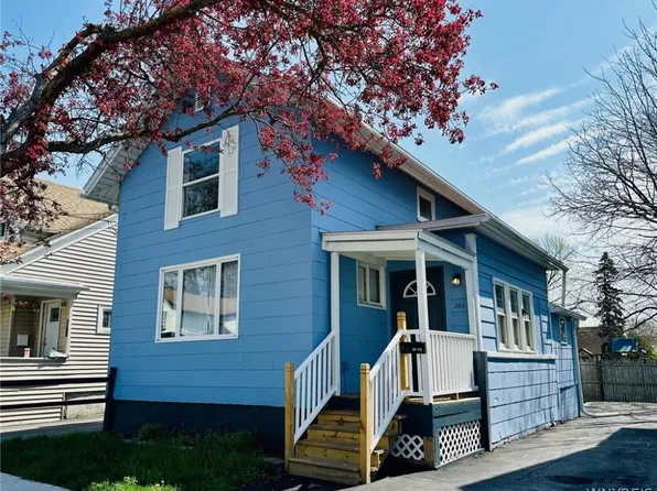 30 1/2 Columbia Ave, Batavia, NY 14020