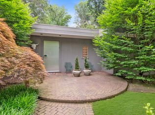 94 Papermill Rd, Manhasset, NY 11030