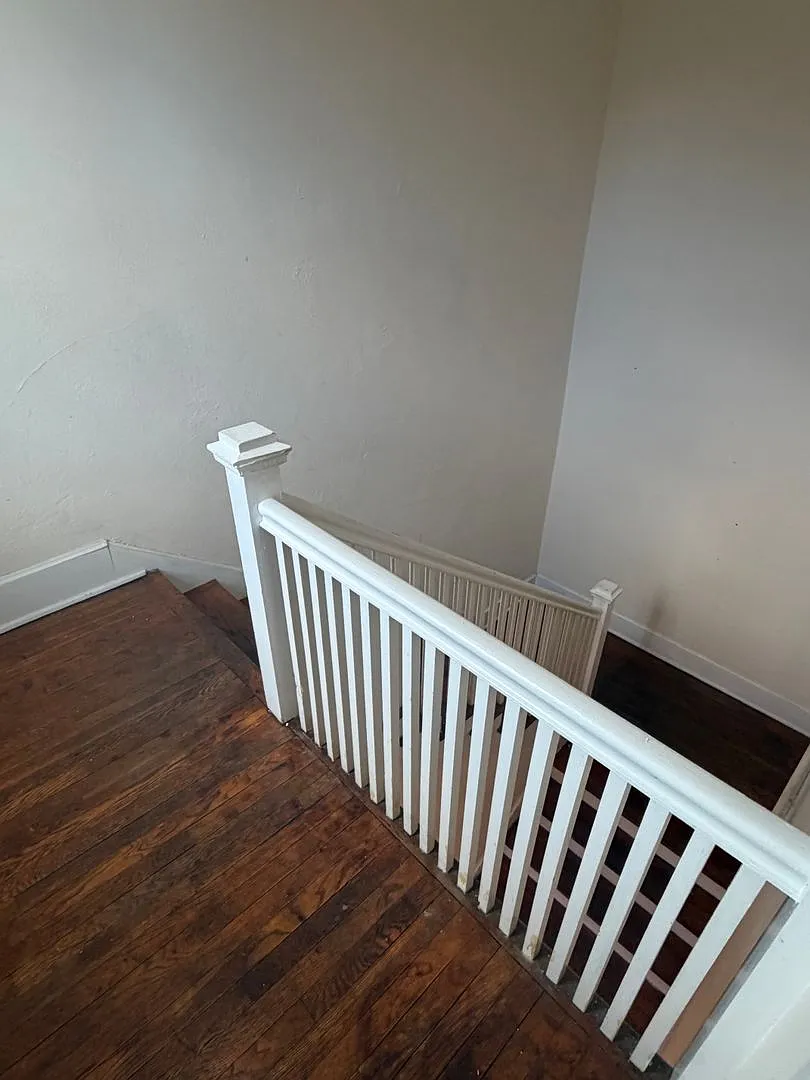 2 Bedroom / 1 Bathroom Home with Office Area Habersham, Savannah, GA — Photo 4
