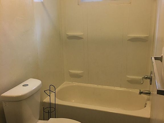 3rd image of 142 E Pomona St