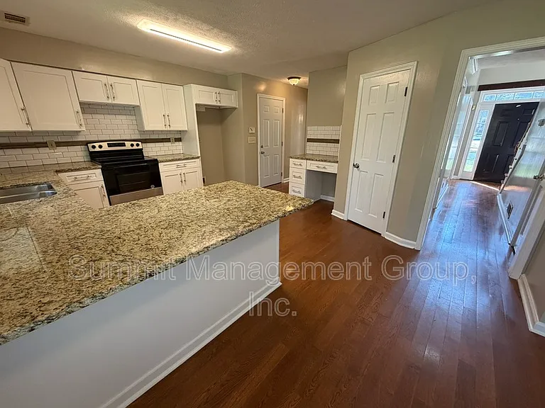 1611 Ellington Rd SE — Photo 14