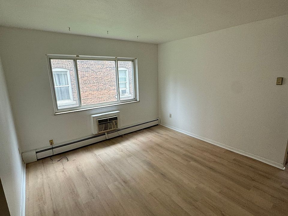 1st image of 11029 Detroit Ave APT 4