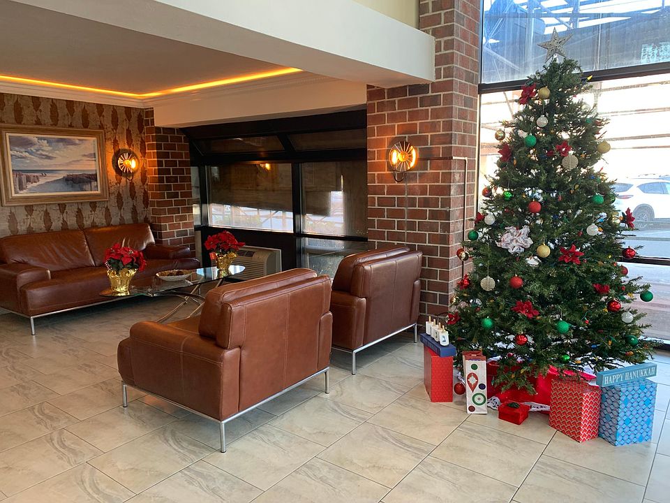 1st image of 750 W Broadway #3L