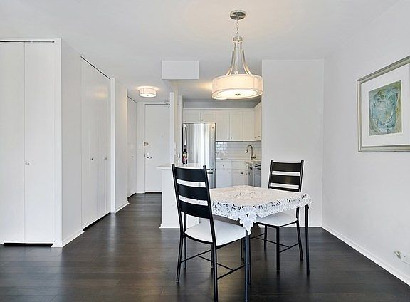 5th image of 2020 N Lincoln Park W APT 14C