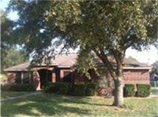 115 Douglas Dr, Bellville, TX 77418