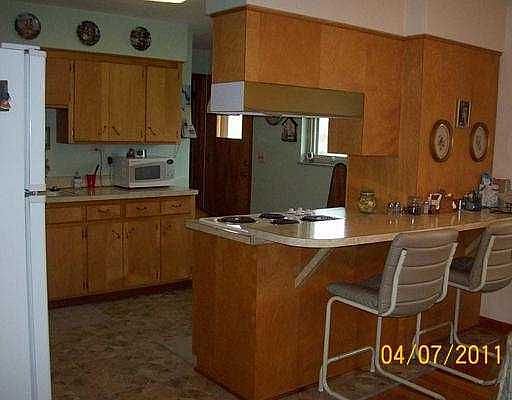 3rd image of 205 Dwight Dr