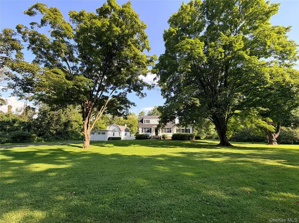 10 Barrett Drive, Hopewell Junction, NY 12533
