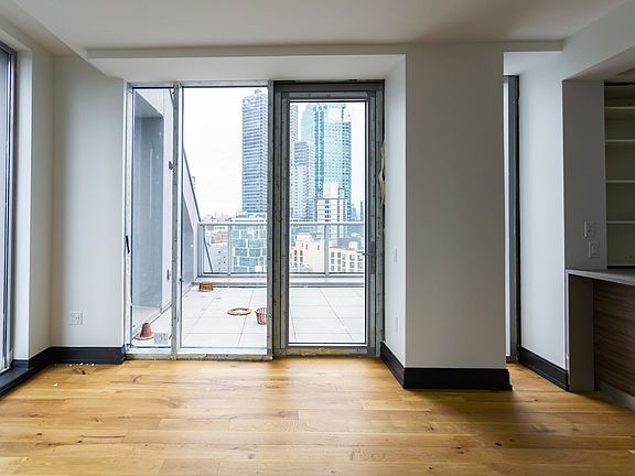 4th image of 42-22 27th St #716G
