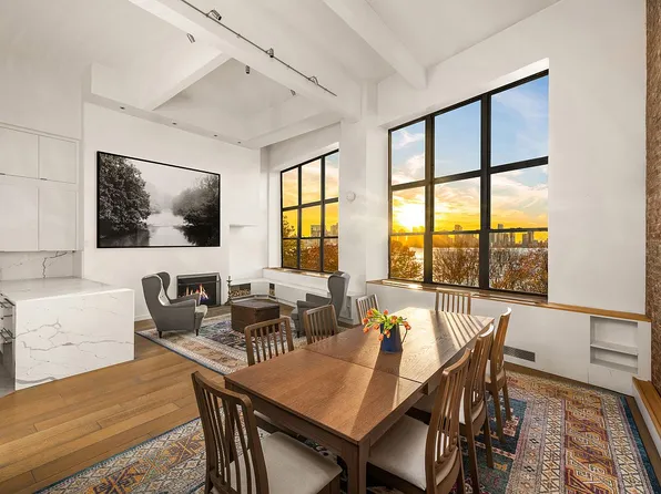 377 W 11th St APT 3G, New York, NY 10014