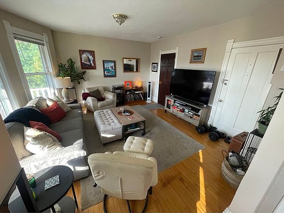 4th image of 219 E Mifflin St APT 2