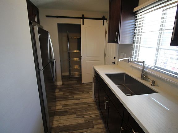 4th image of 425 S 10th St APT 3