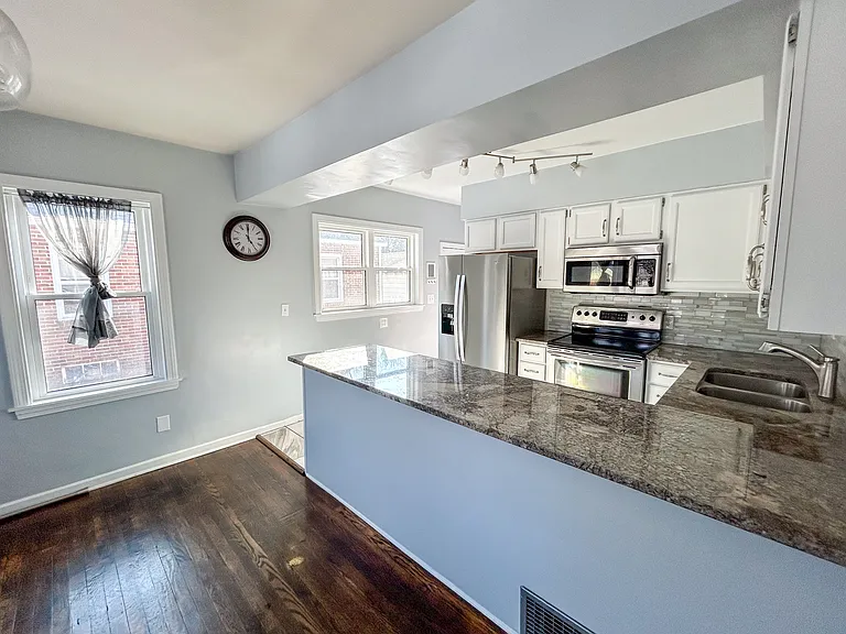5846 N Keystone Ave — Photo 13
