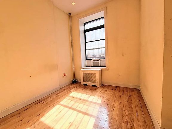 4th image of 527 E 83rd St #1T
