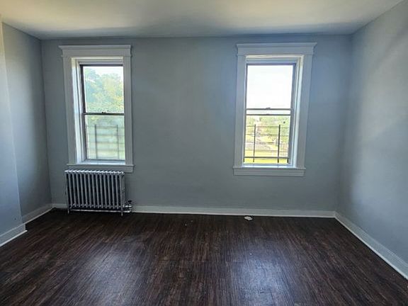 2nd image of 12 Orchard Pl #1