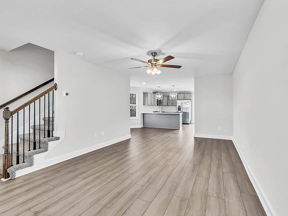 3rd image of 103 Quarry Point Dr
