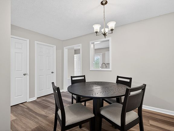 4th image of 487 Dabney Dr