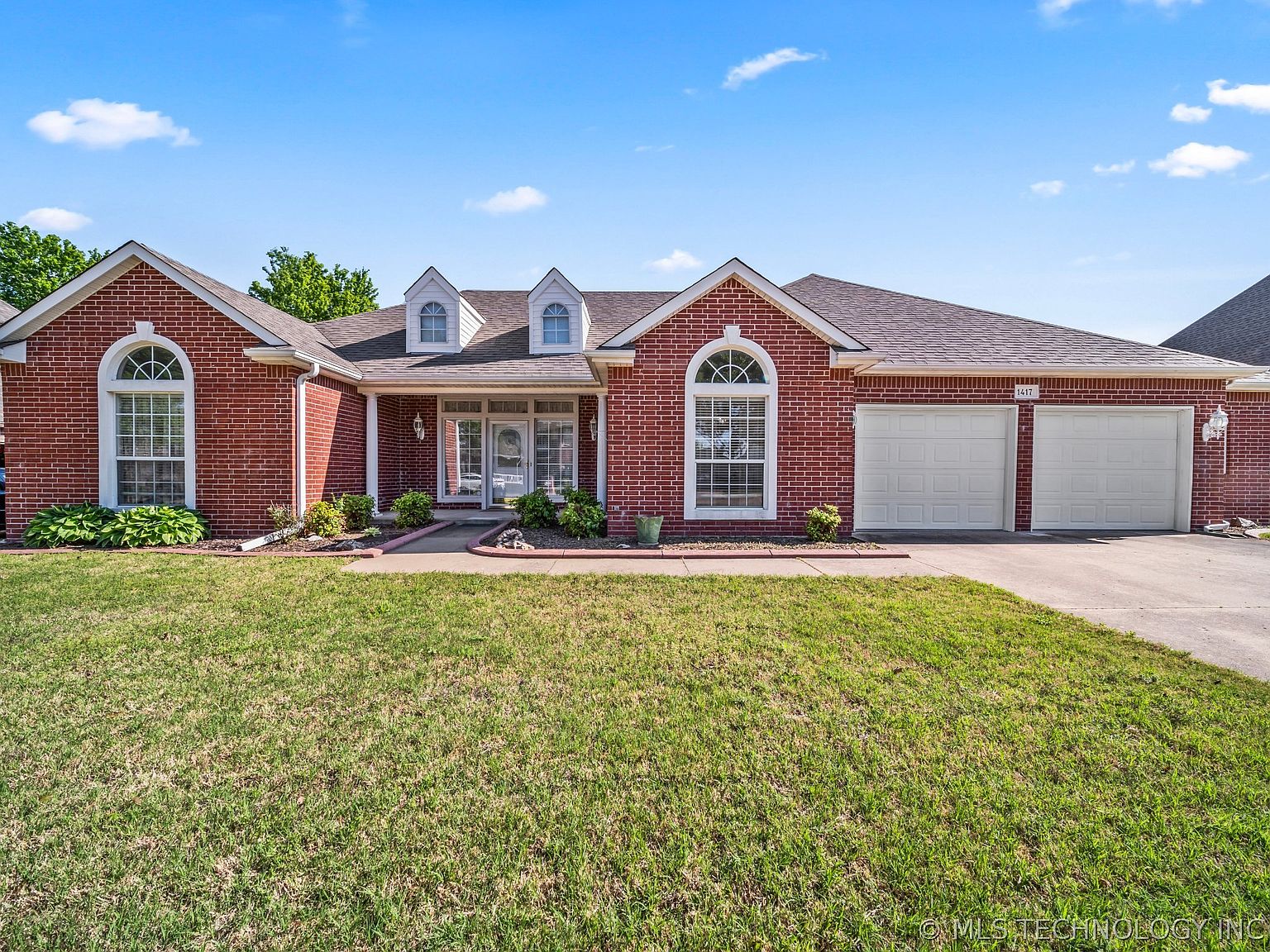 1417 E Helena St, Broken Arrow, OK 74012 | Zillow