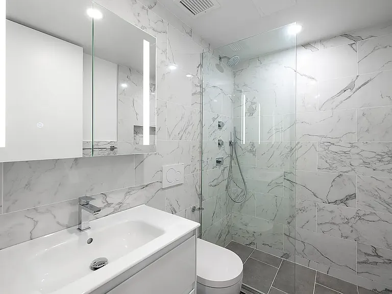 268 E 7th St #Penthouse 6 — Photo 14