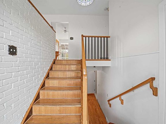 5th image of 60 SE Silverview Way NW