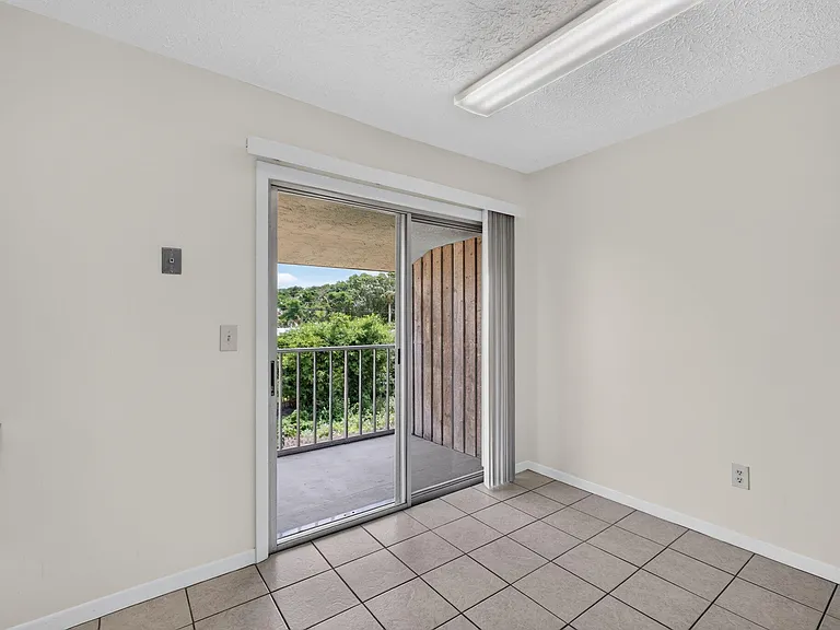 708 SW Gardens Blvd — Photo 19
