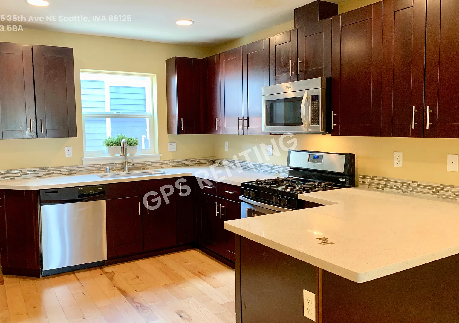 3bd tri-level townhouse in Lake City — Photo 2