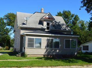 1007 W 3rd St, Vinton, IA 52349