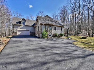 1238 Acacia Dr, Hawley, PA, 18428