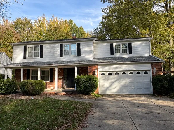 3949 Fielding Dr, North Olmsted, OH 44070