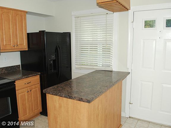 4th image of 7636 Lee Landing Dr