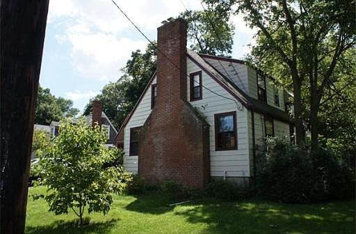 2nd image of 5 Bayberry Rd