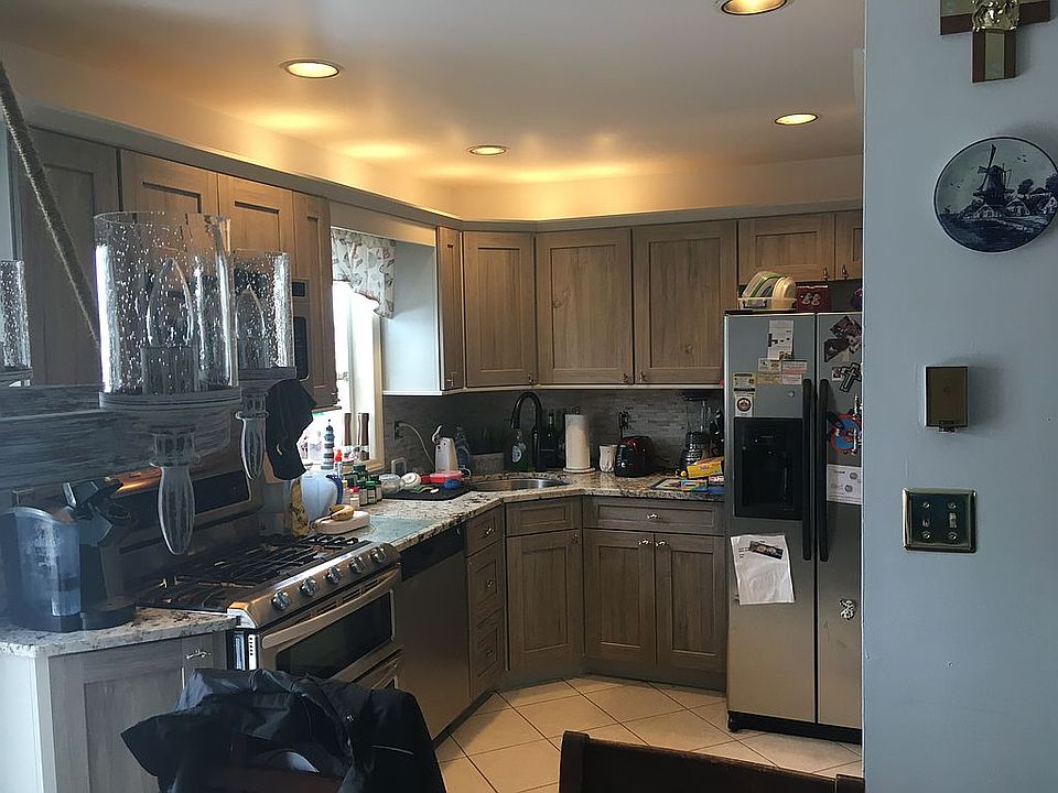 1st image of 787 Francis Dr