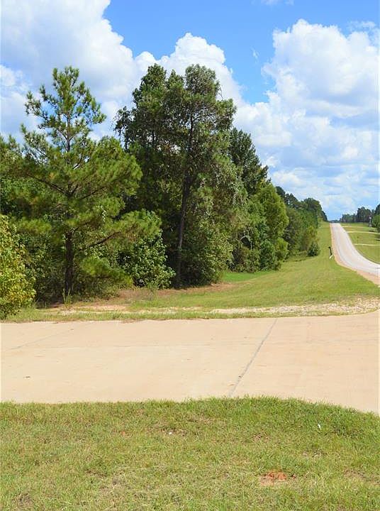 1st image of 1901 Veterans Memorial Pkwy