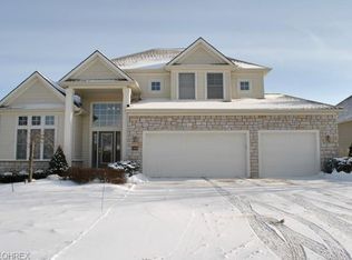 403 Saint Andrews Ln, Broadview Heights, OH 44147