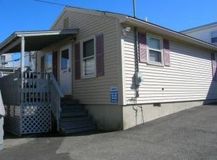 3 M St, Hampton, NH 03842