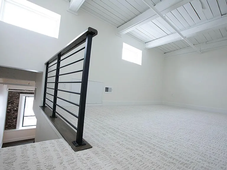 411 W Portage Ave #7 — Photo 27