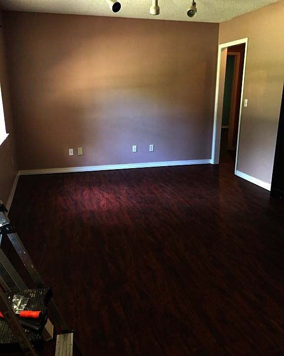 2nd image of 4129 Riddle St
