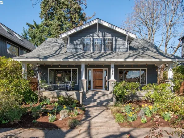 4011 SE Woodward St, Portland, OR 97202