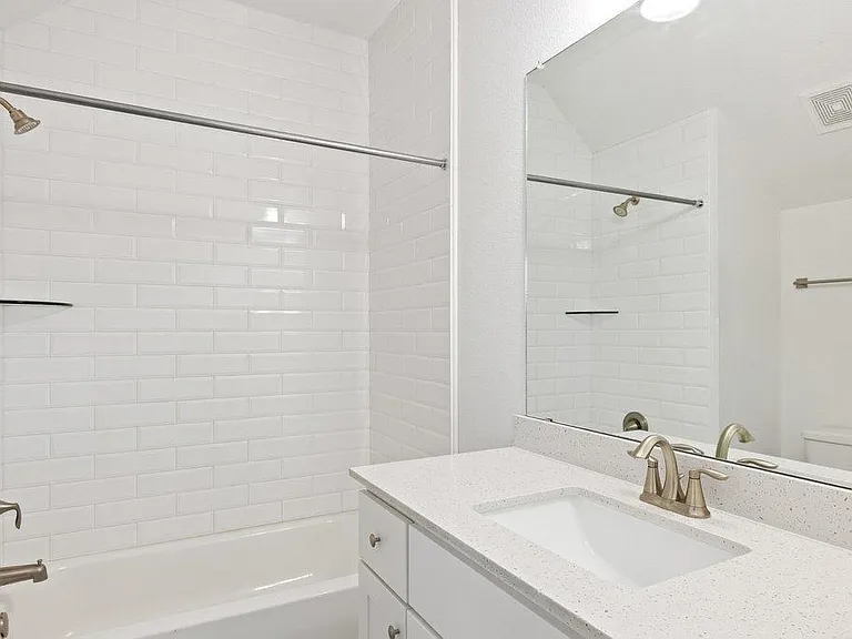 1102 Twain St — Photo 21