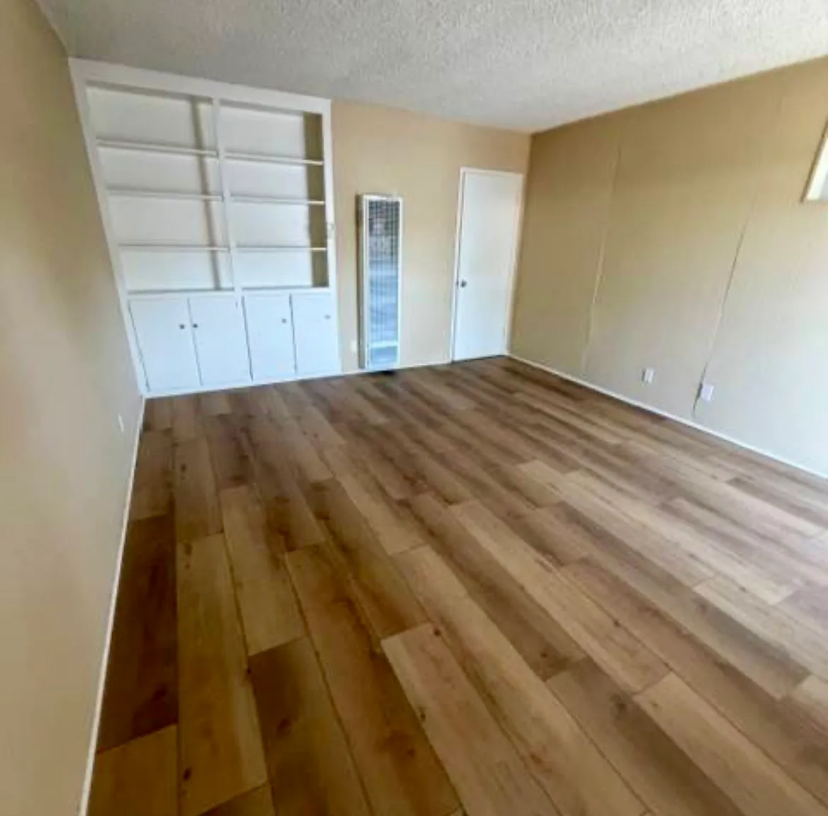 2 bed, 900 sqft, $1,965 — Photo 2