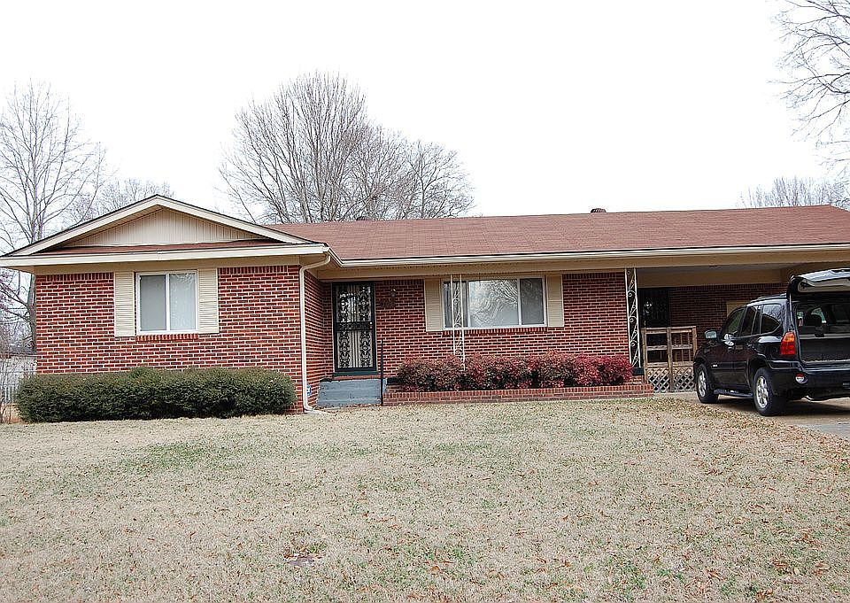 2nd image of 105 Melody Ln