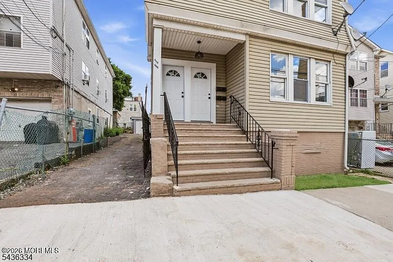 235-237 Lehigh Ave — Photo 3