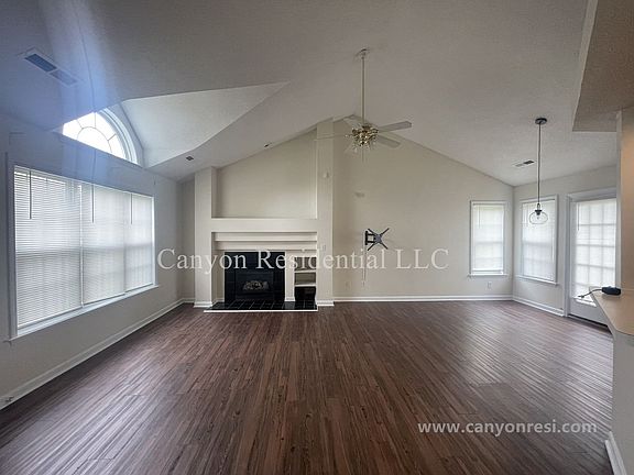 5th image of 2195 Mary Dee Ln