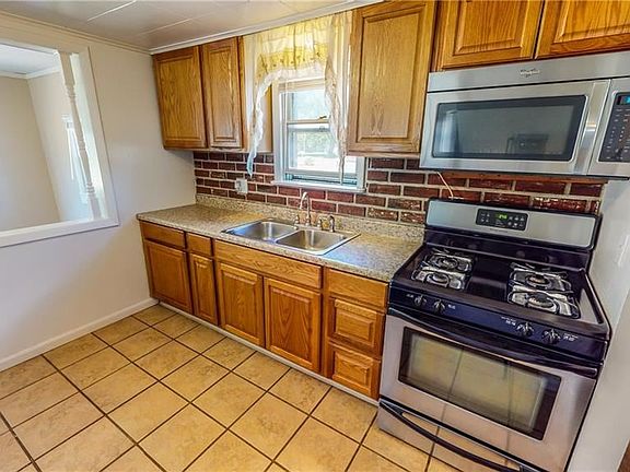 4th image of 42090 Griswold Rd