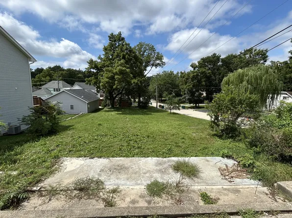 700 Czacki St, Lemont, IL 60439