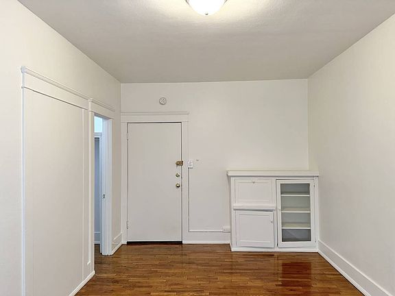 3rd image of 223 Lime Ave #11032069