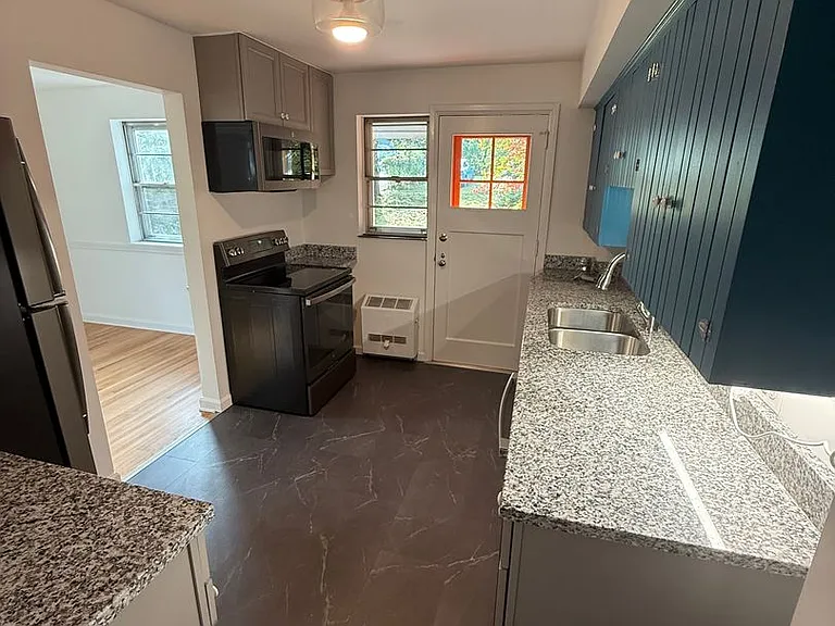 616 W Foster Ave — Photo 6
