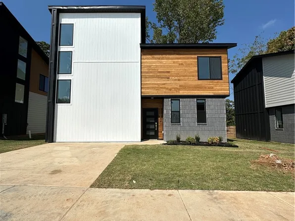 2605 W Bonnie Ln, Rogers, AR 72758