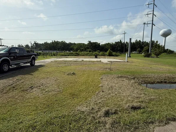 143 Primrose Dr, Thibodaux, LA 70301
