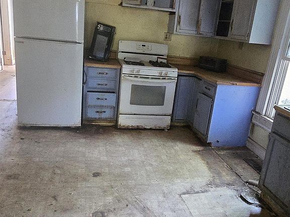 4th image of 312 Rice St