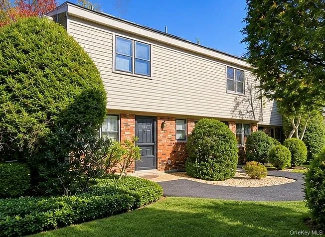 2 bed, 1.5 bath, 1205 sqft, $3,600 — Photo 1